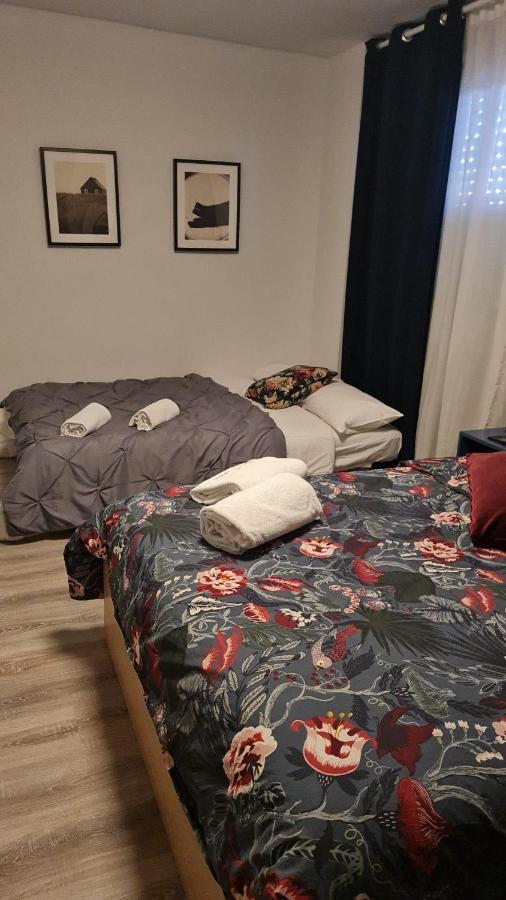 Alojamiento Weier La Cistérniga Esterno foto
